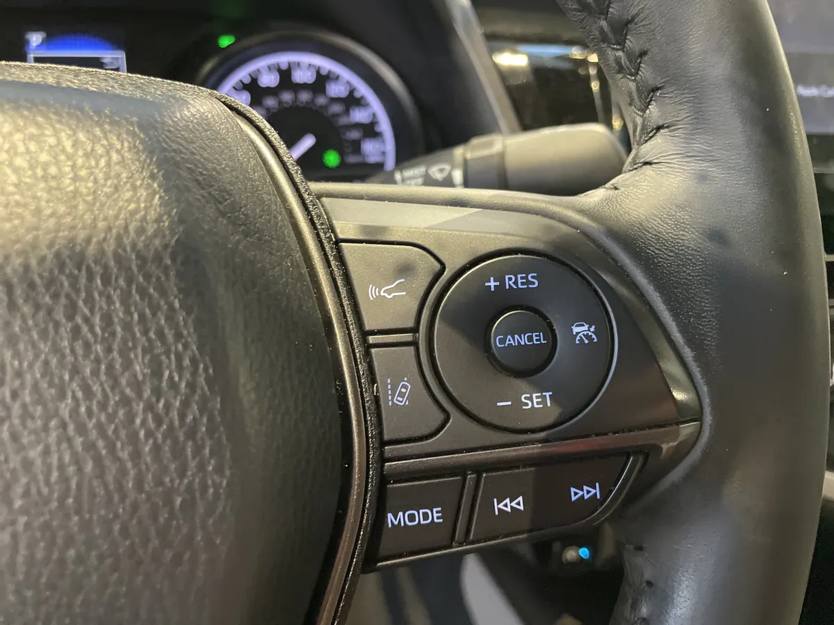 2024 Toyota Camry Hybrid SE Nightshade thumbnail 19