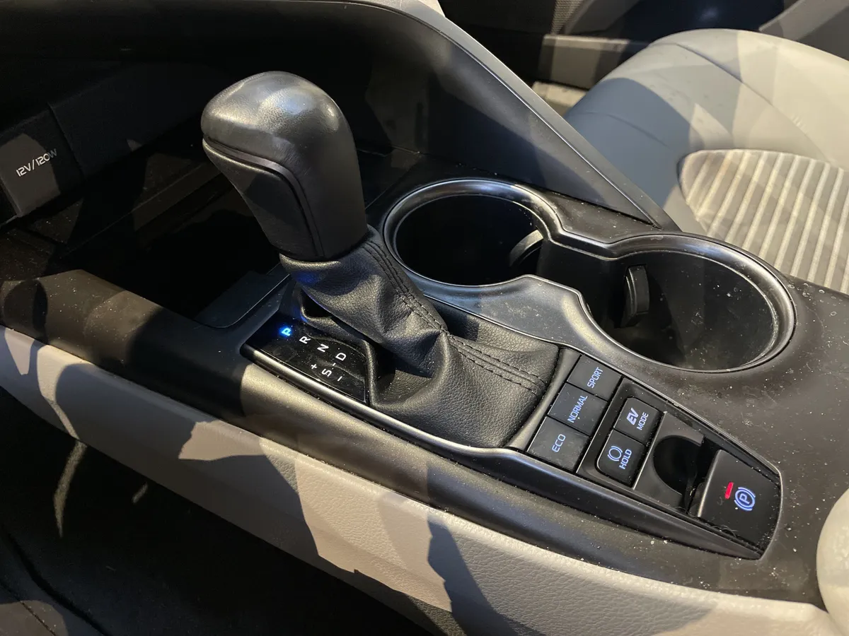 2024 Toyota Camry Hybrid SE Nightshade thumbnail 26