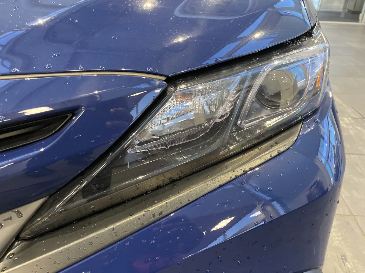 2024 Toyota Camry Hybrid SE Nightshade thumbnail 4