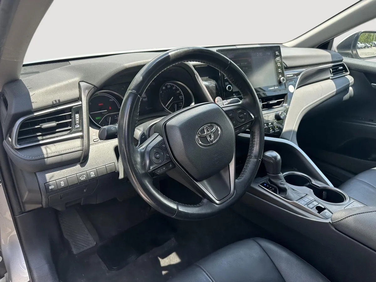 2024 Toyota Camry Hybrid XSE thumbnail 11