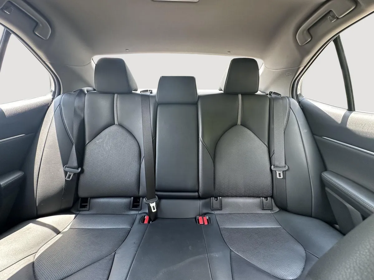 2024 Toyota Camry Hybrid XSE thumbnail 13