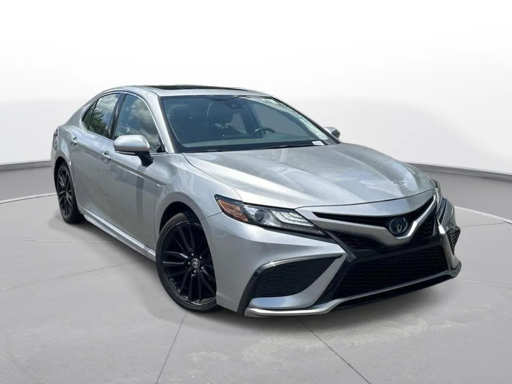 2024 Toyota Camry Hybrid XSE thumbnail 4