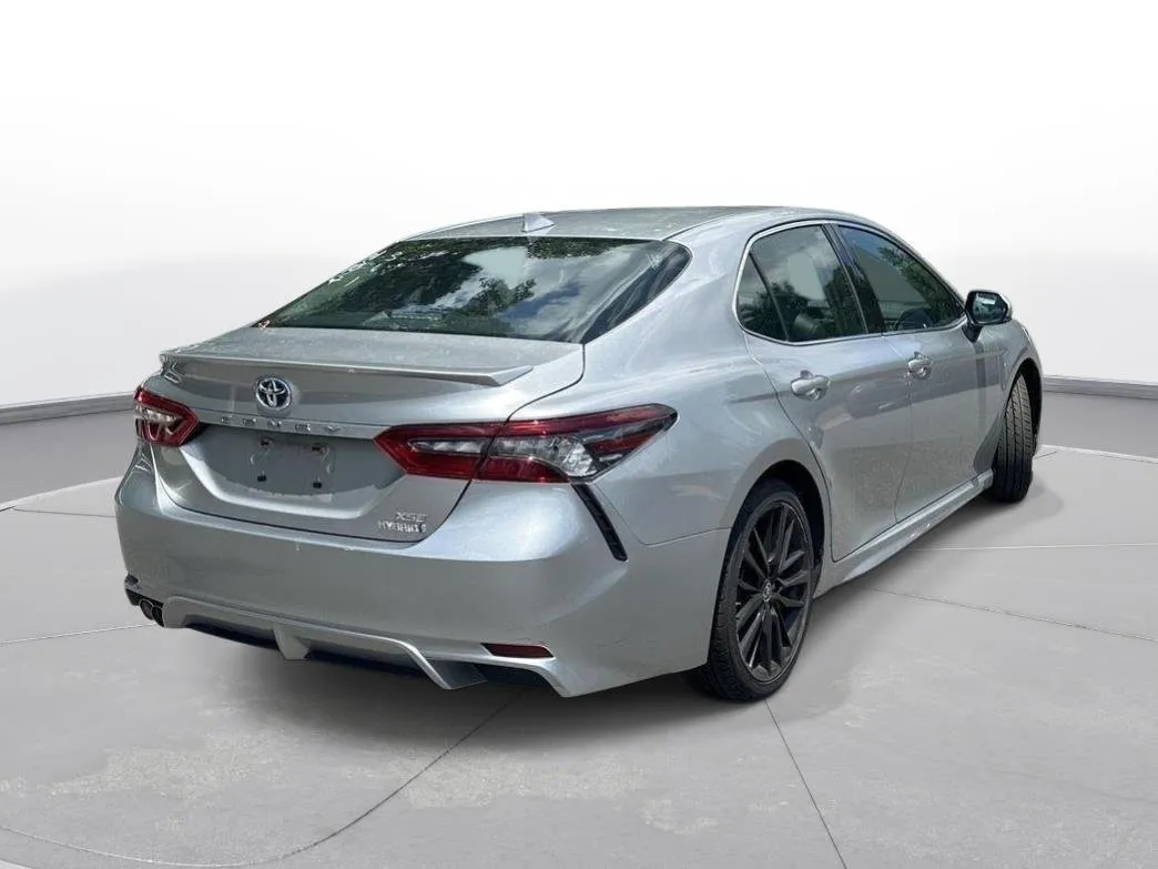 2024 Toyota Camry Hybrid XSE thumbnail 6