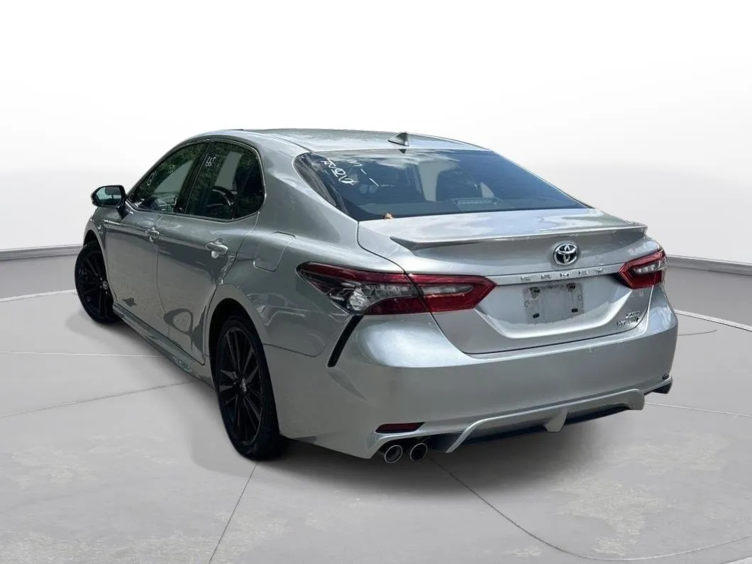 2024 Toyota Camry Hybrid XSE thumbnail 8