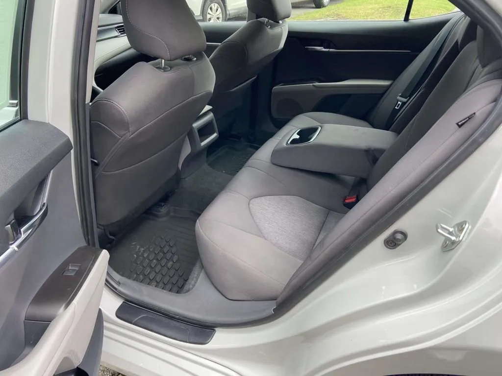 2024 Toyota Camry LE thumbnail 17