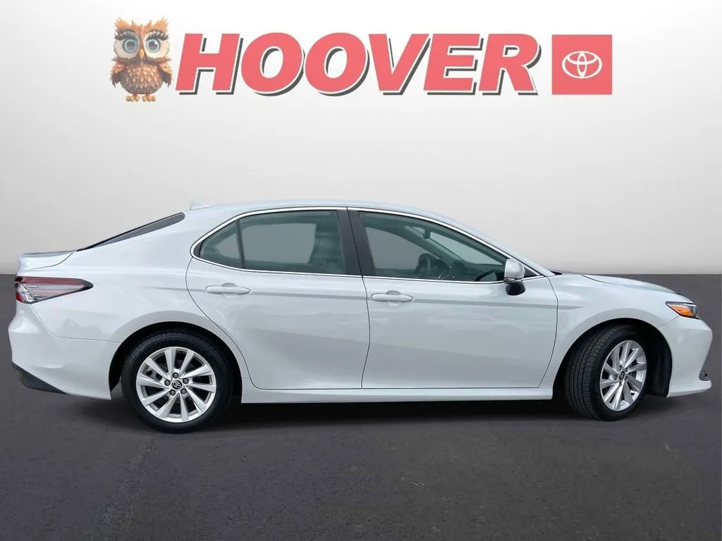 2024 Toyota Camry LE thumbnail 2