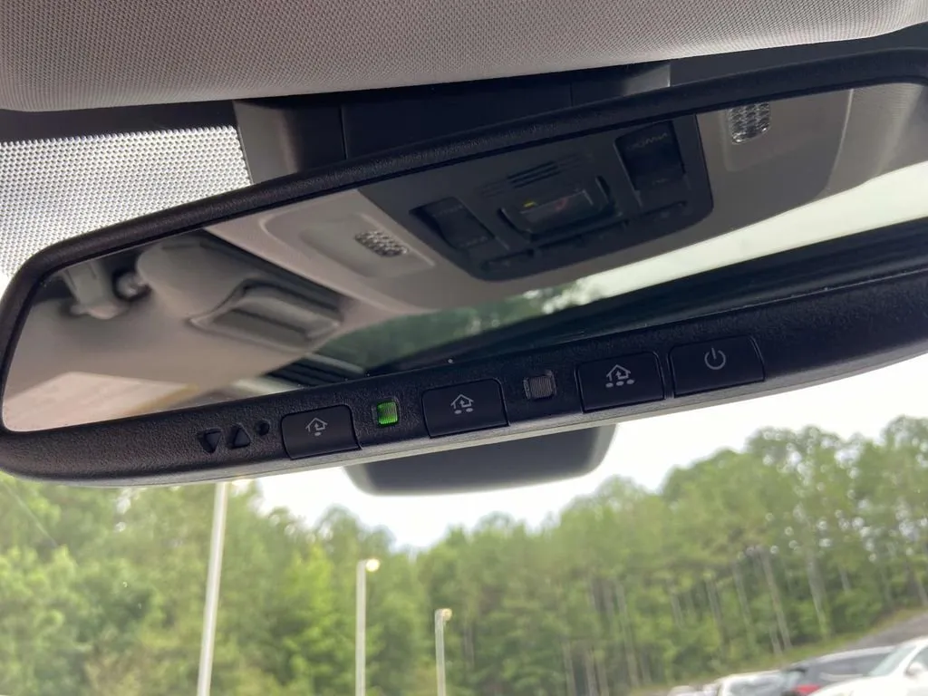 2024 Toyota Camry LE thumbnail 20
