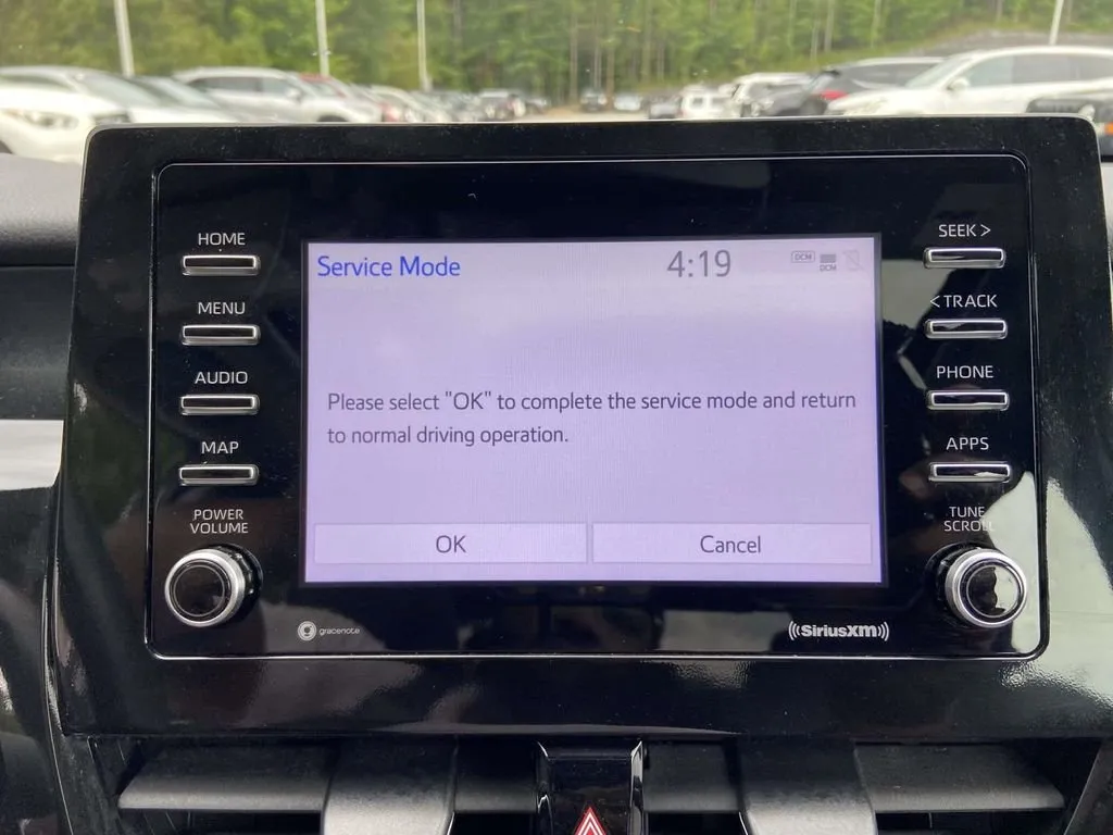 2024 Toyota Camry LE thumbnail 21