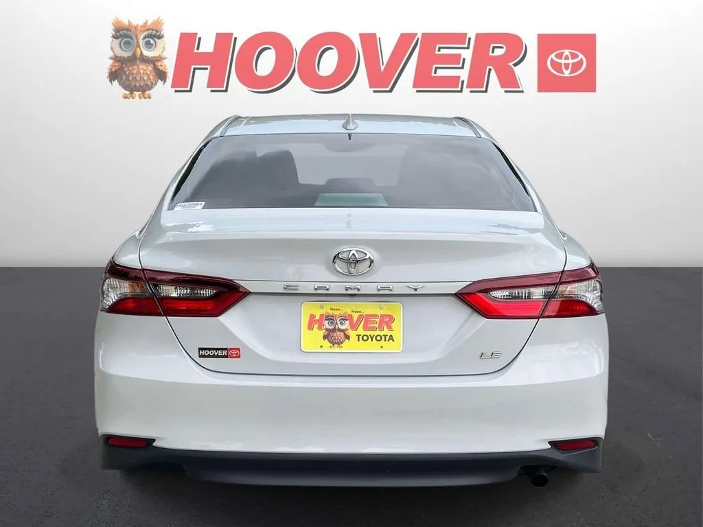 2024 Toyota Camry LE thumbnail 3