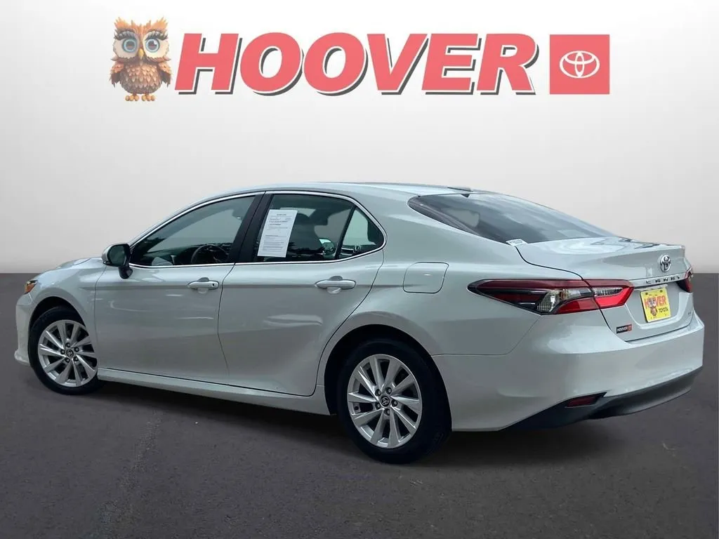 2024 Toyota Camry LE thumbnail 5
