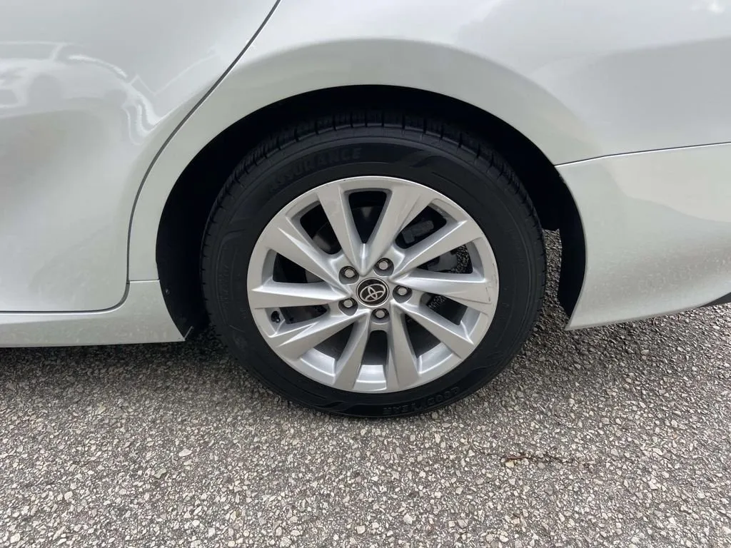 2024 Toyota Camry LE thumbnail 8