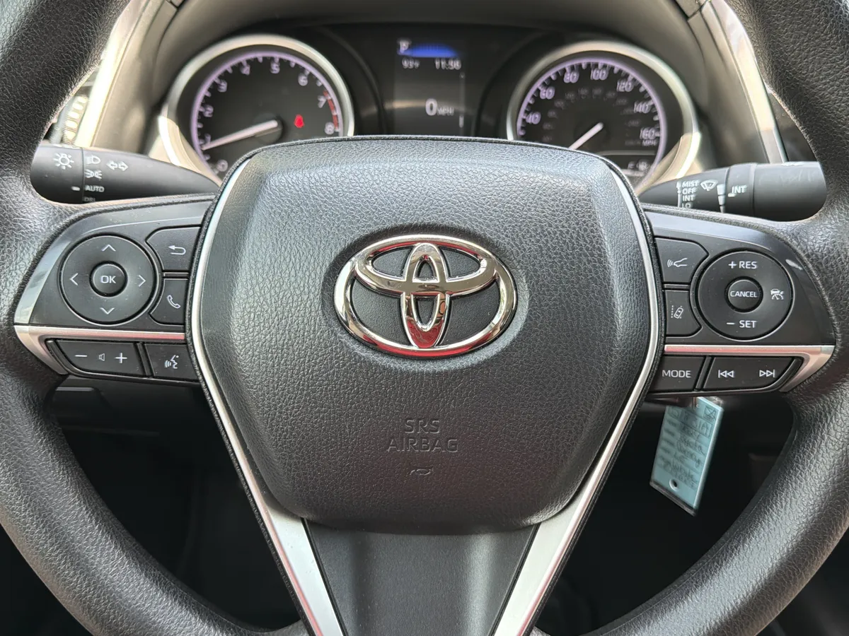 2024 Toyota Camry LE thumbnail 12