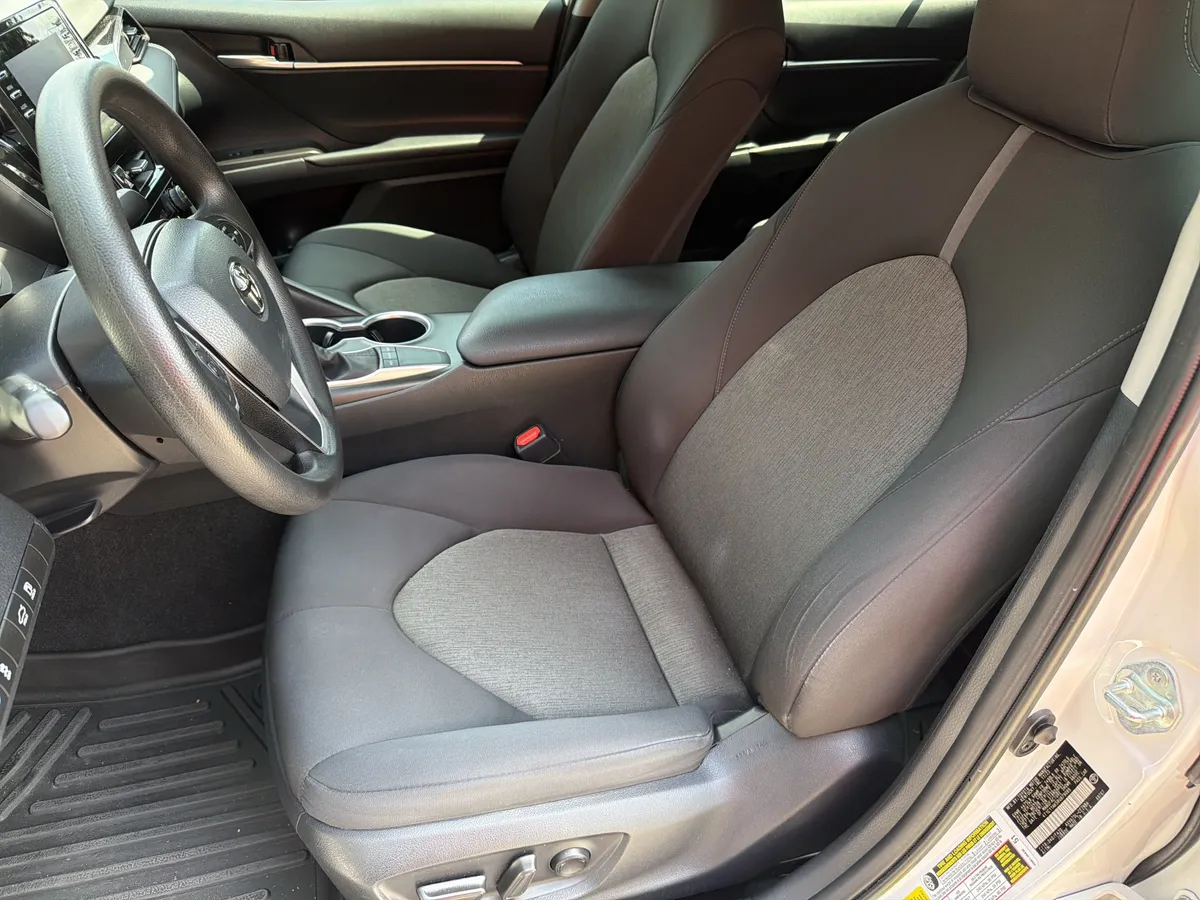 2024 Toyota Camry LE thumbnail 16