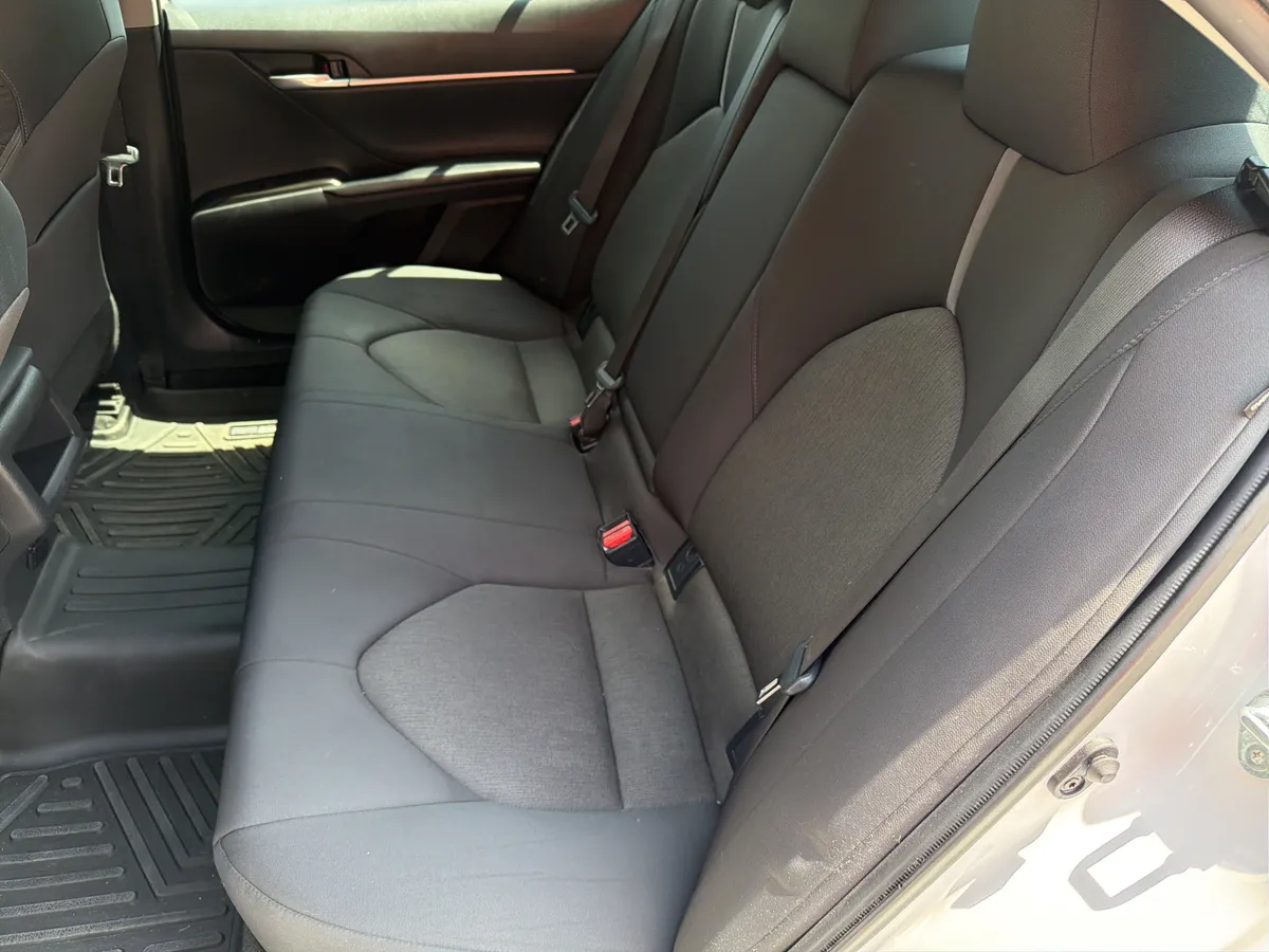 2024 Toyota Camry LE thumbnail 18
