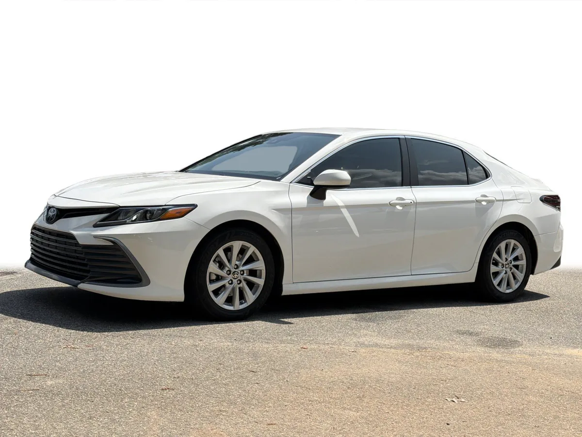 2024 Toyota Camry LE thumbnail 20