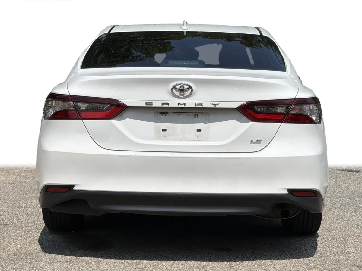 2024 Toyota Camry LE thumbnail 23