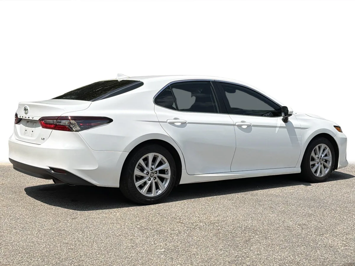 2024 Toyota Camry LE thumbnail 26