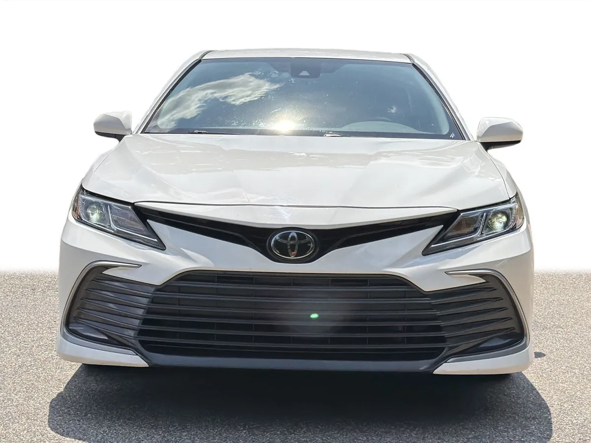 2024 Toyota Camry LE thumbnail 28