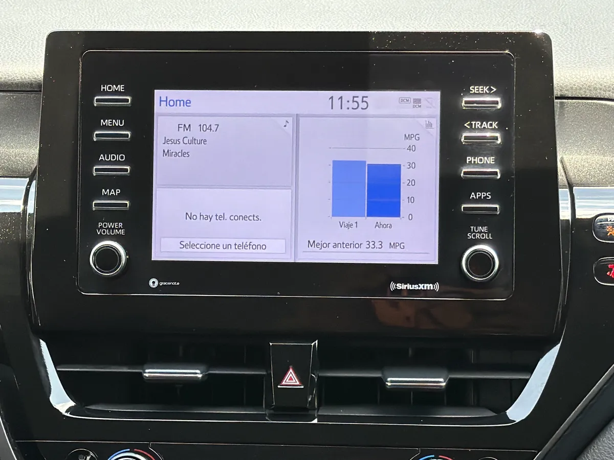 2024 Toyota Camry LE thumbnail 5