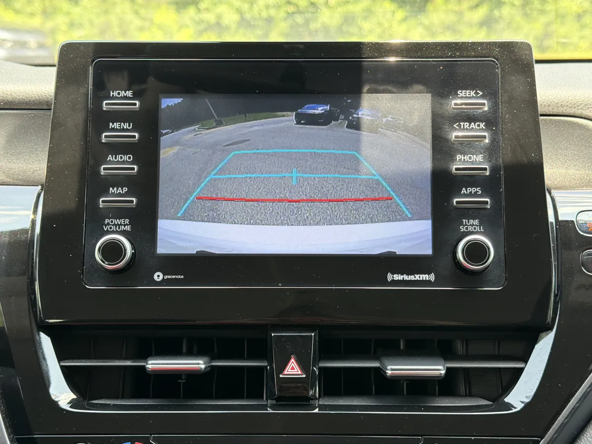 2024 Toyota Camry LE thumbnail 7