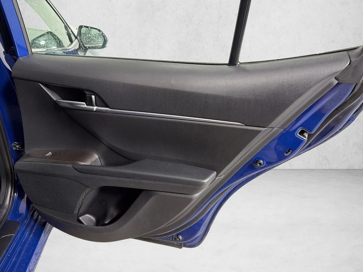 2024 Toyota Camry LE thumbnail 16