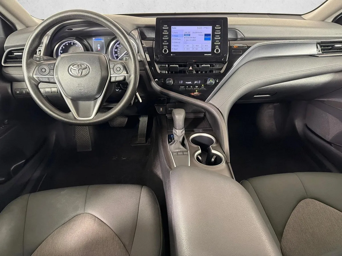 2024 Toyota Camry LE thumbnail 22