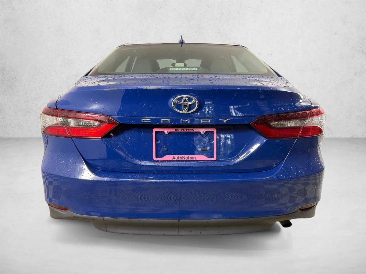 2024 Toyota Camry LE thumbnail 4