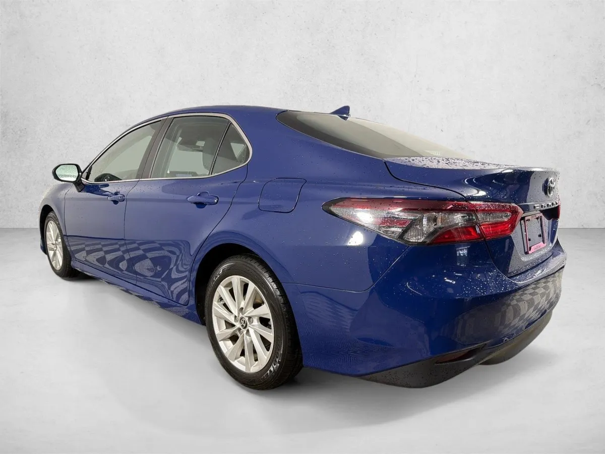 2024 Toyota Camry LE thumbnail 5