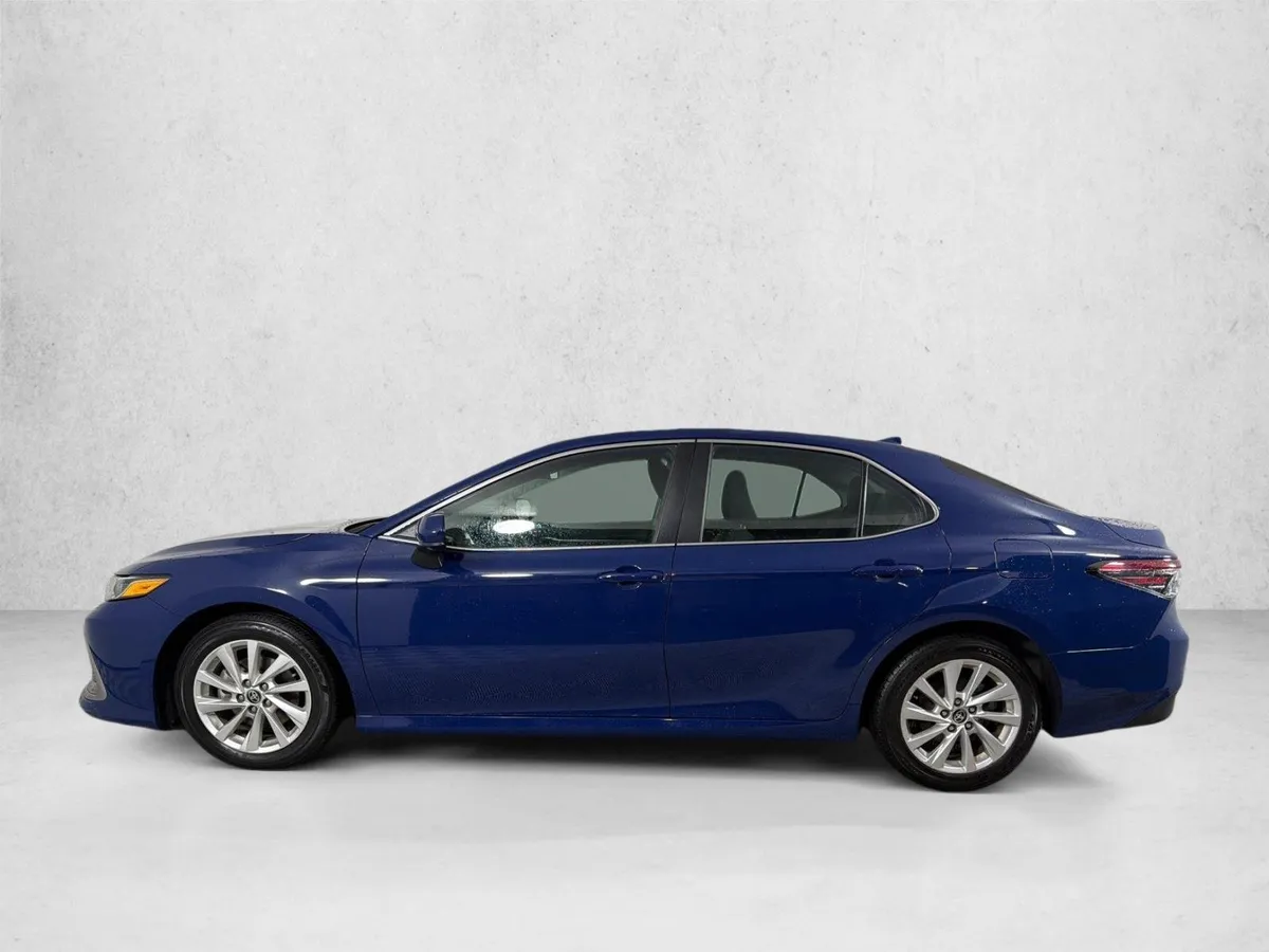 2024 Toyota Camry LE thumbnail 6
