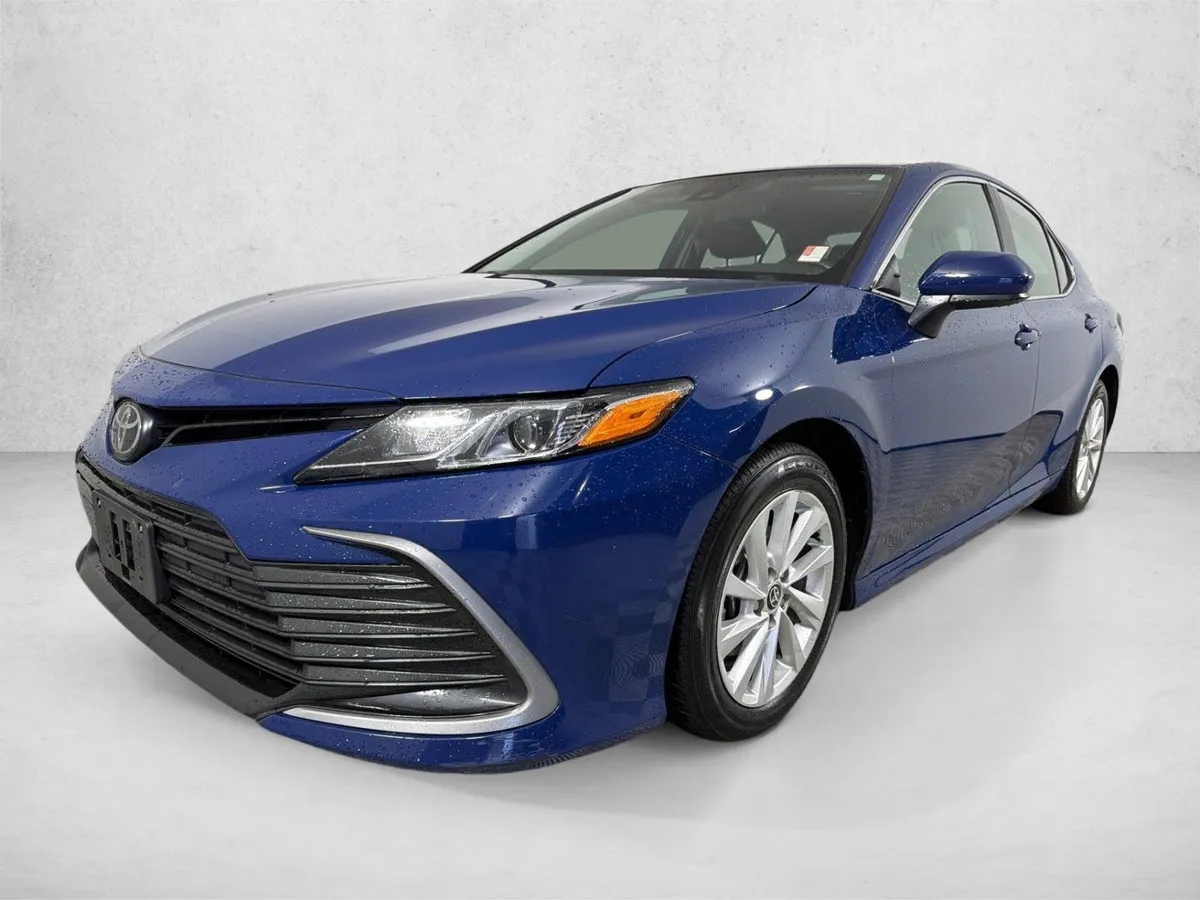 2024 Toyota Camry LE thumbnail 7