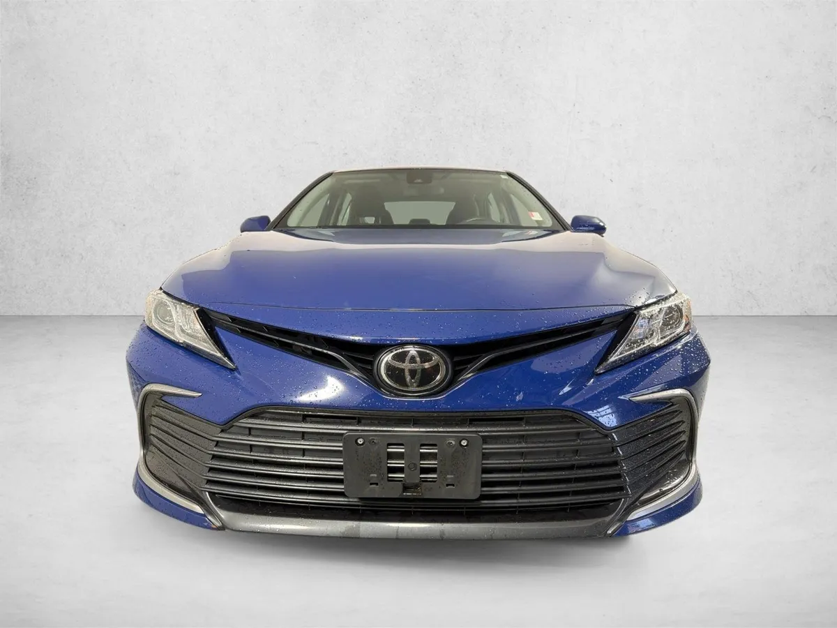 2024 Toyota Camry LE thumbnail 8