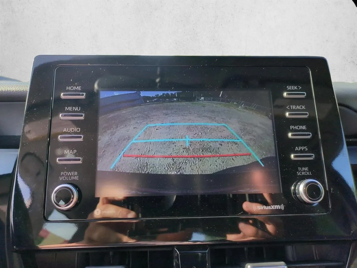 2024 Toyota Camry LE thumbnail 13