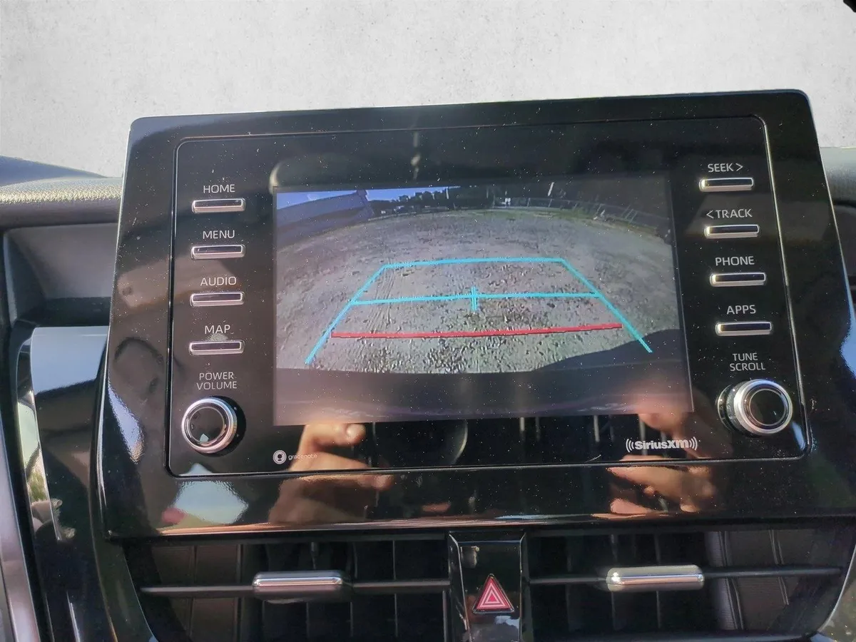 2024 Toyota Camry LE thumbnail 14