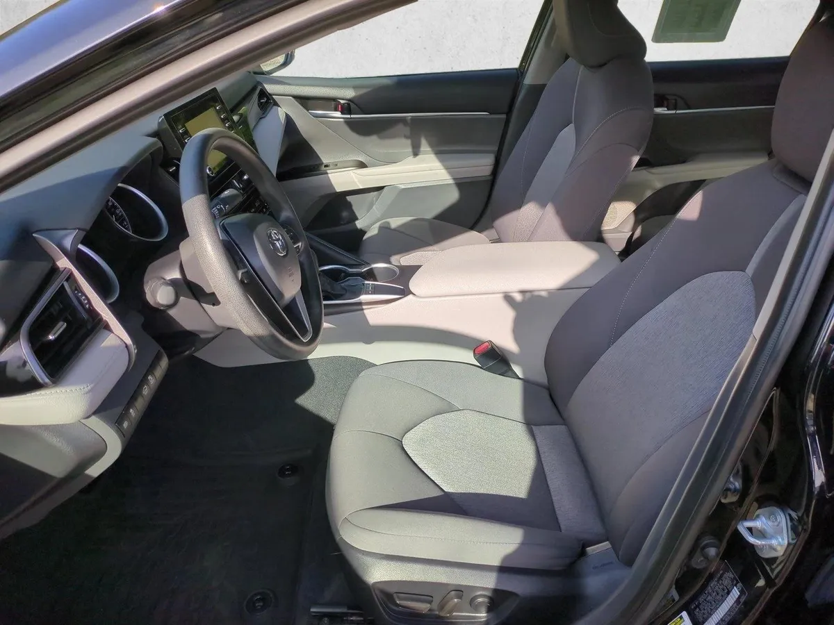 2024 Toyota Camry LE thumbnail 16