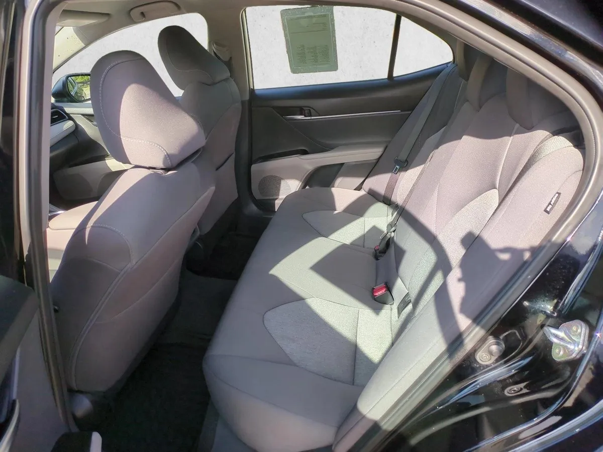 2024 Toyota Camry LE thumbnail 19