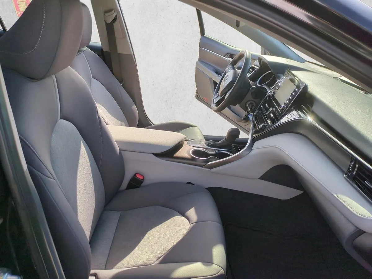 2024 Toyota Camry LE thumbnail 21