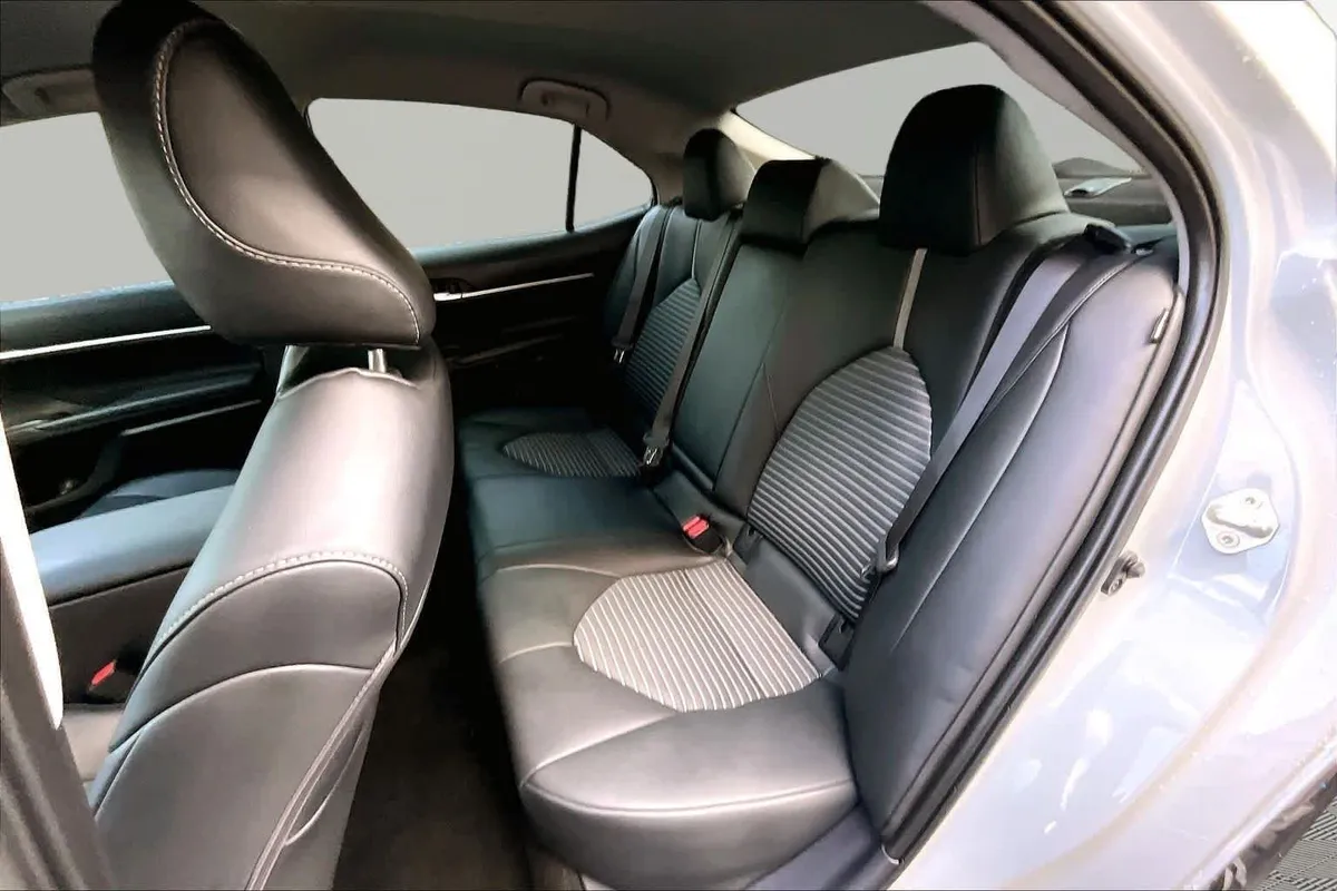 2024 Toyota Camry SE thumbnail 21