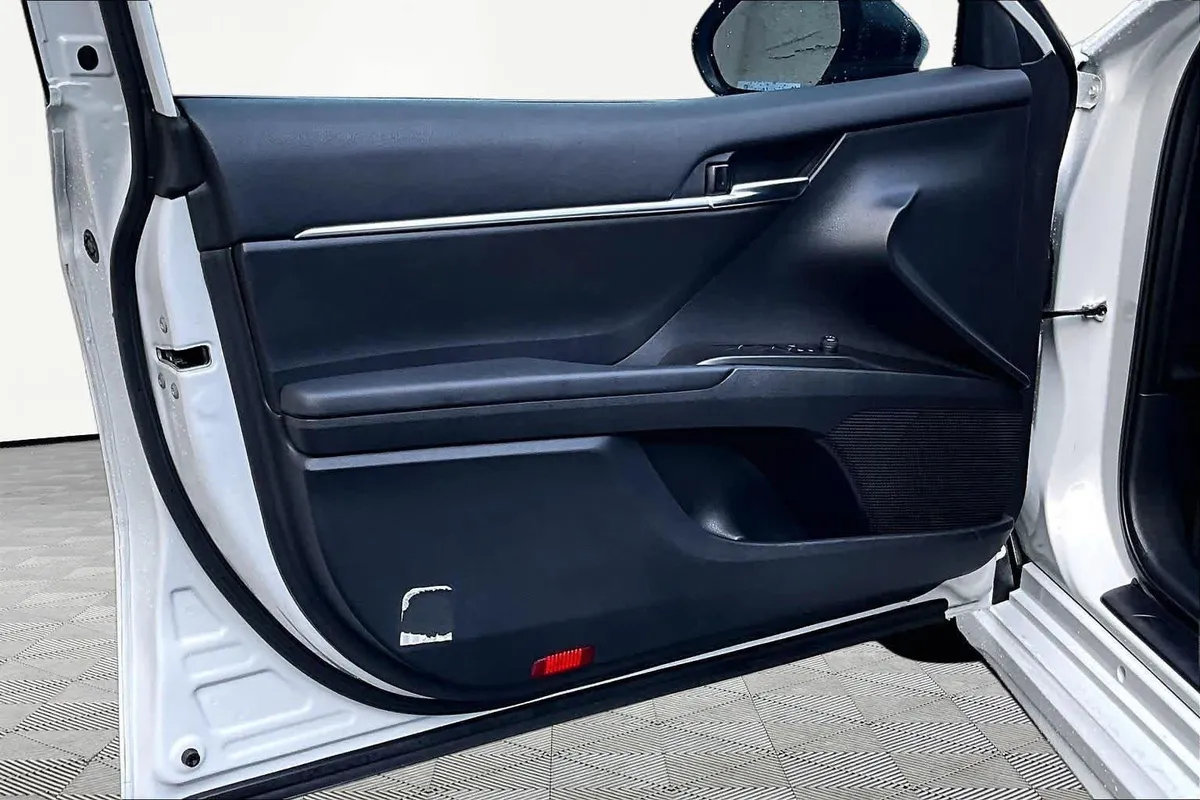 2024 Toyota Camry SE thumbnail 22
