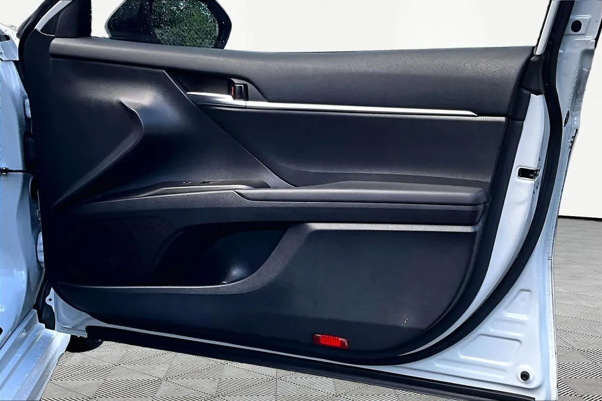 2024 Toyota Camry SE thumbnail 23