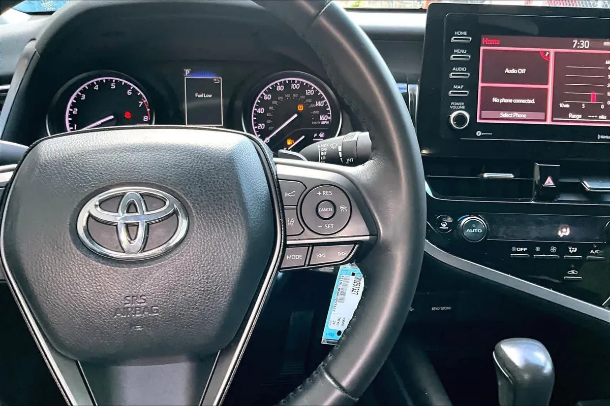 2024 Toyota Camry SE thumbnail 25