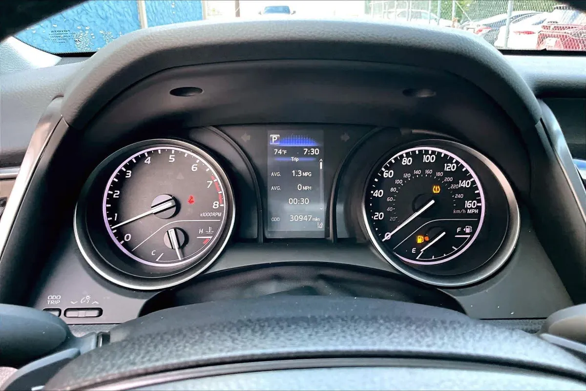 2024 Toyota Camry SE thumbnail 26