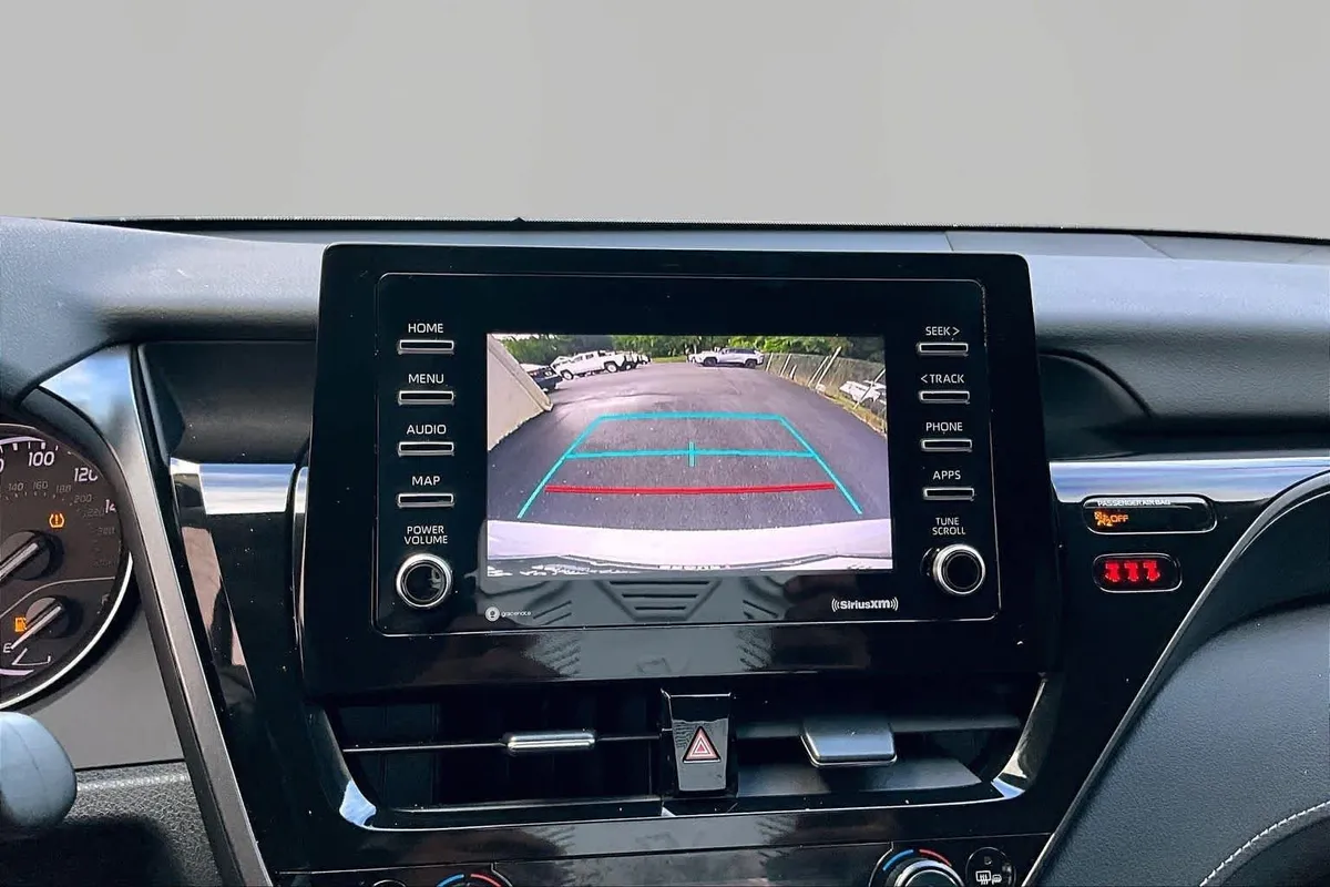 2024 Toyota Camry SE thumbnail 27