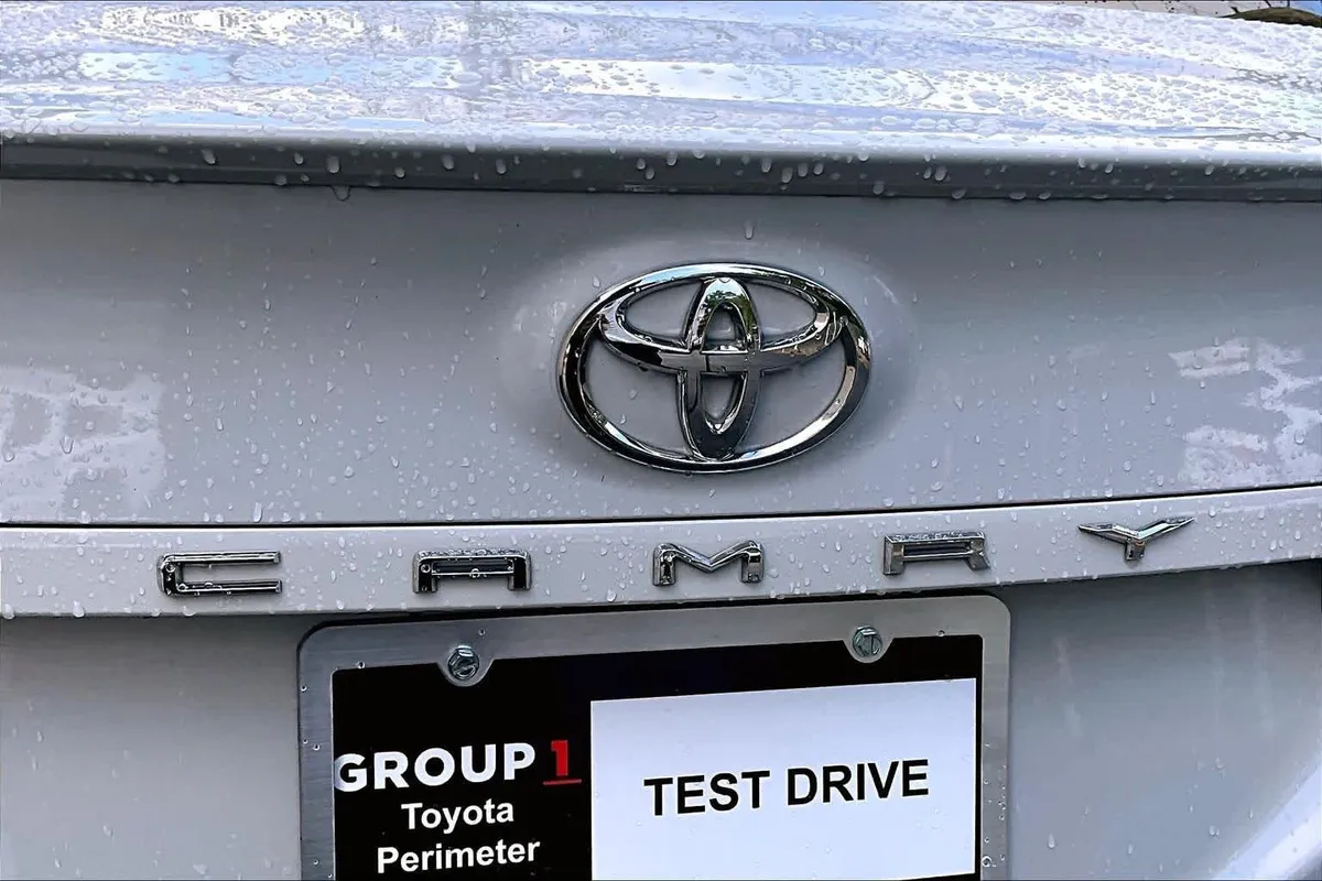 2024 Toyota Camry SE thumbnail 31