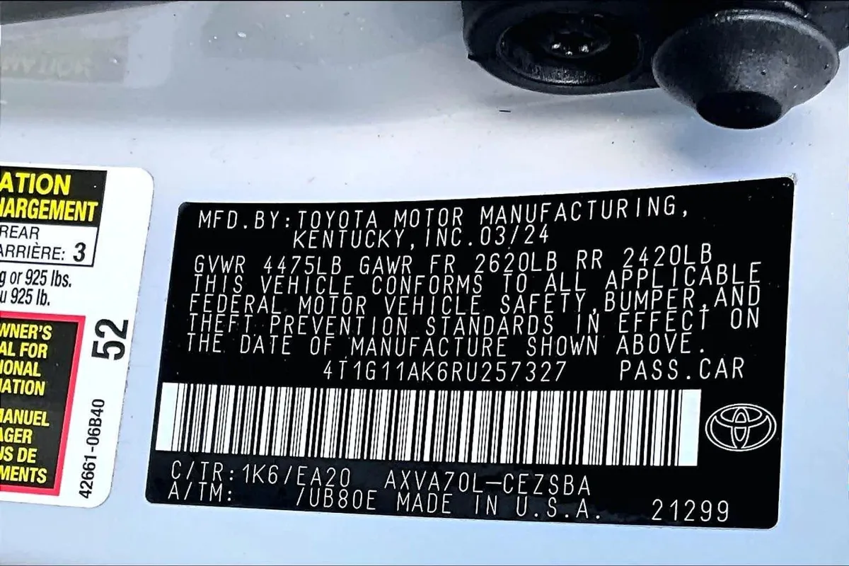 2024 Toyota Camry SE thumbnail 34
