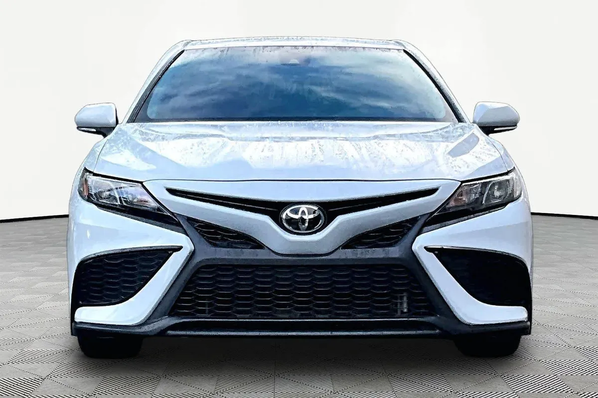 2024 Toyota Camry SE thumbnail 4