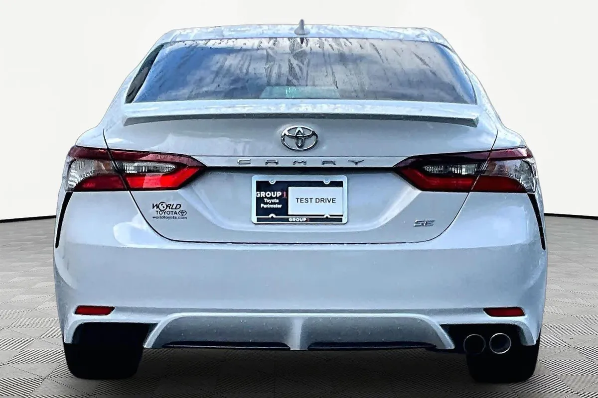 2024 Toyota Camry SE thumbnail 5