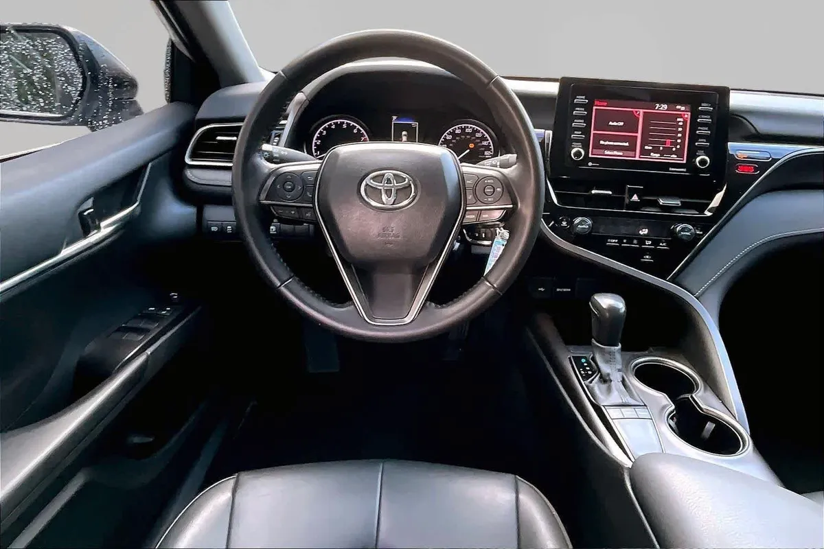 2024 Toyota Camry SE thumbnail 6
