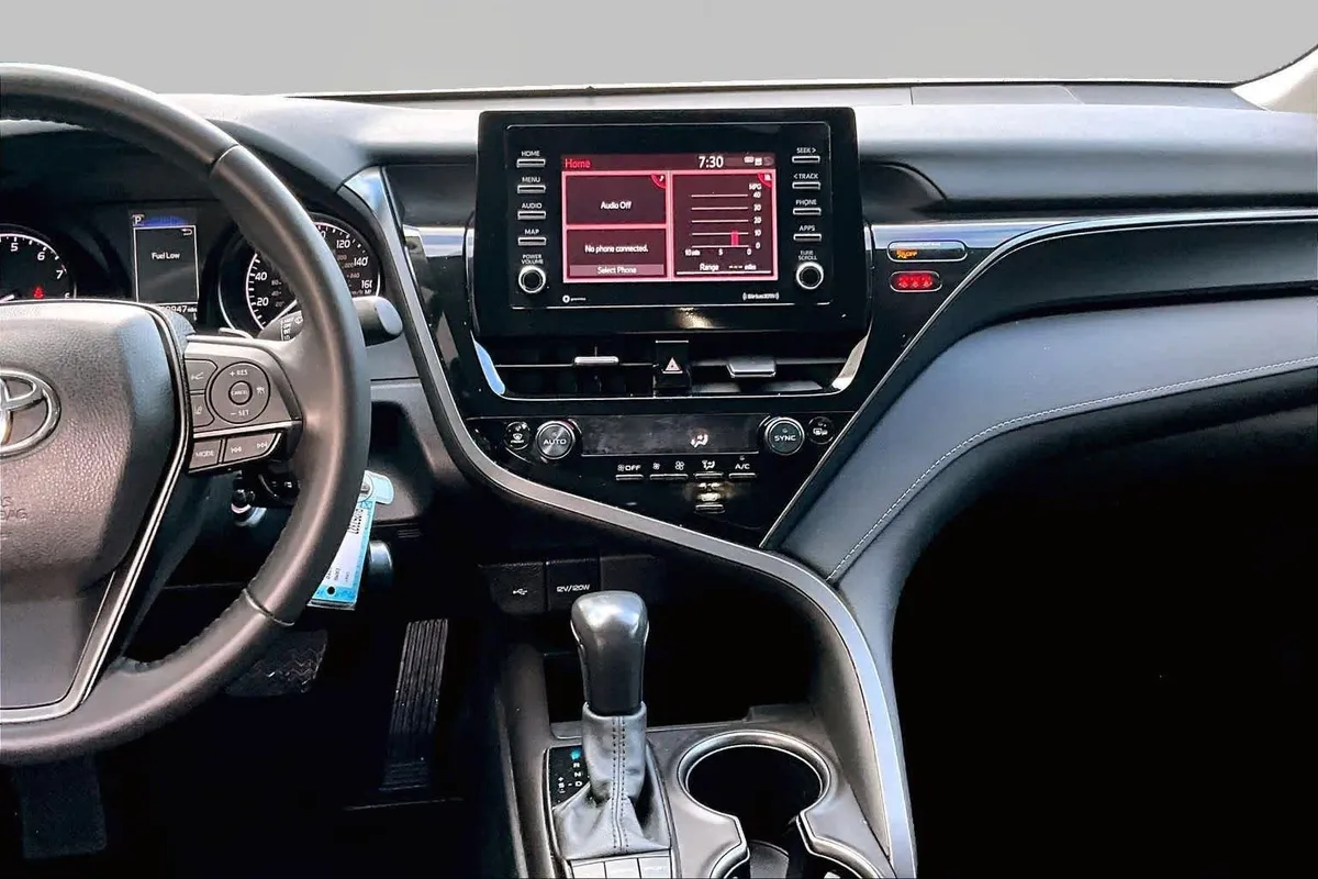 2024 Toyota Camry SE thumbnail 7