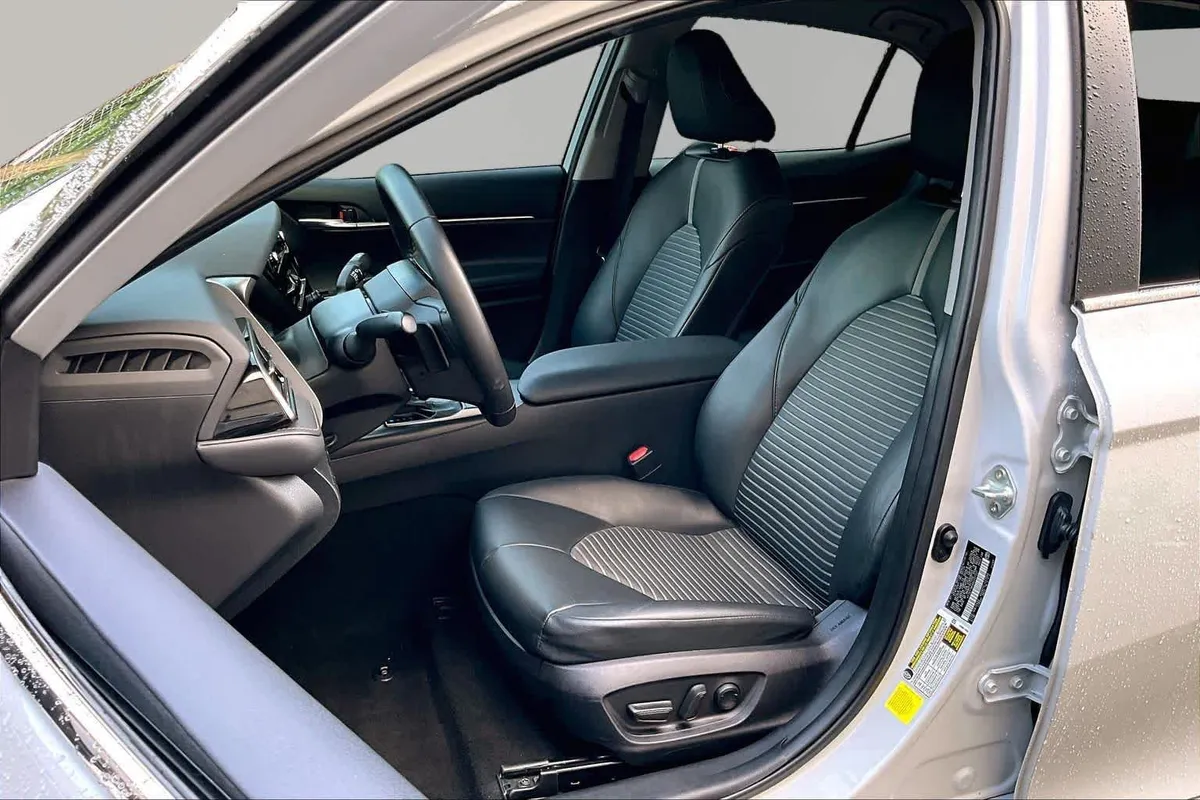 2024 Toyota Camry SE thumbnail 8