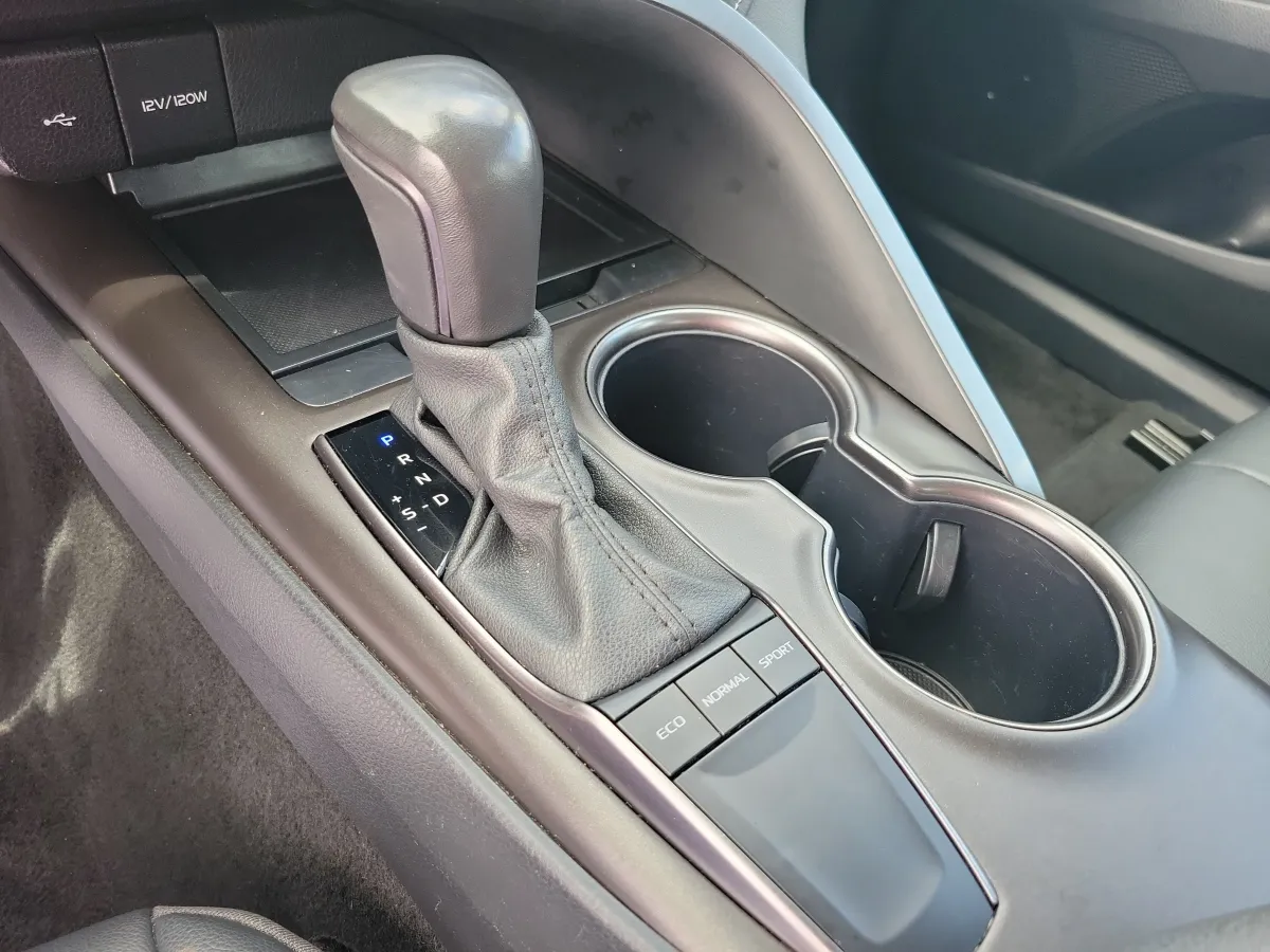 2024 Toyota Camry SE thumbnail 10